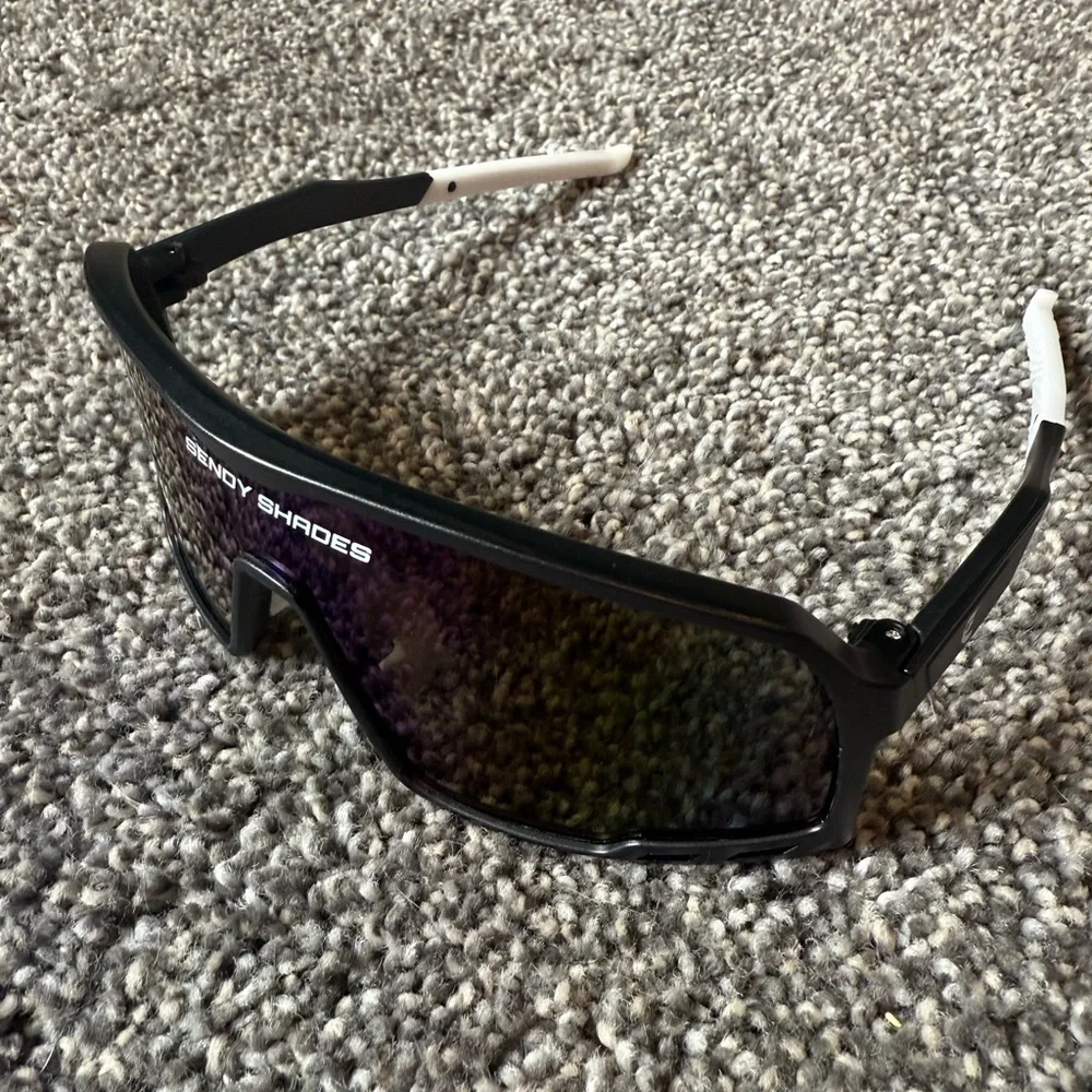 Aura 2.0 Sendy Shades Classic Sunglasses